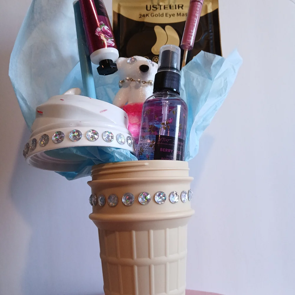 Ice Cream Cone Nicole Miller, Betse Celebration Concept/Gift Set